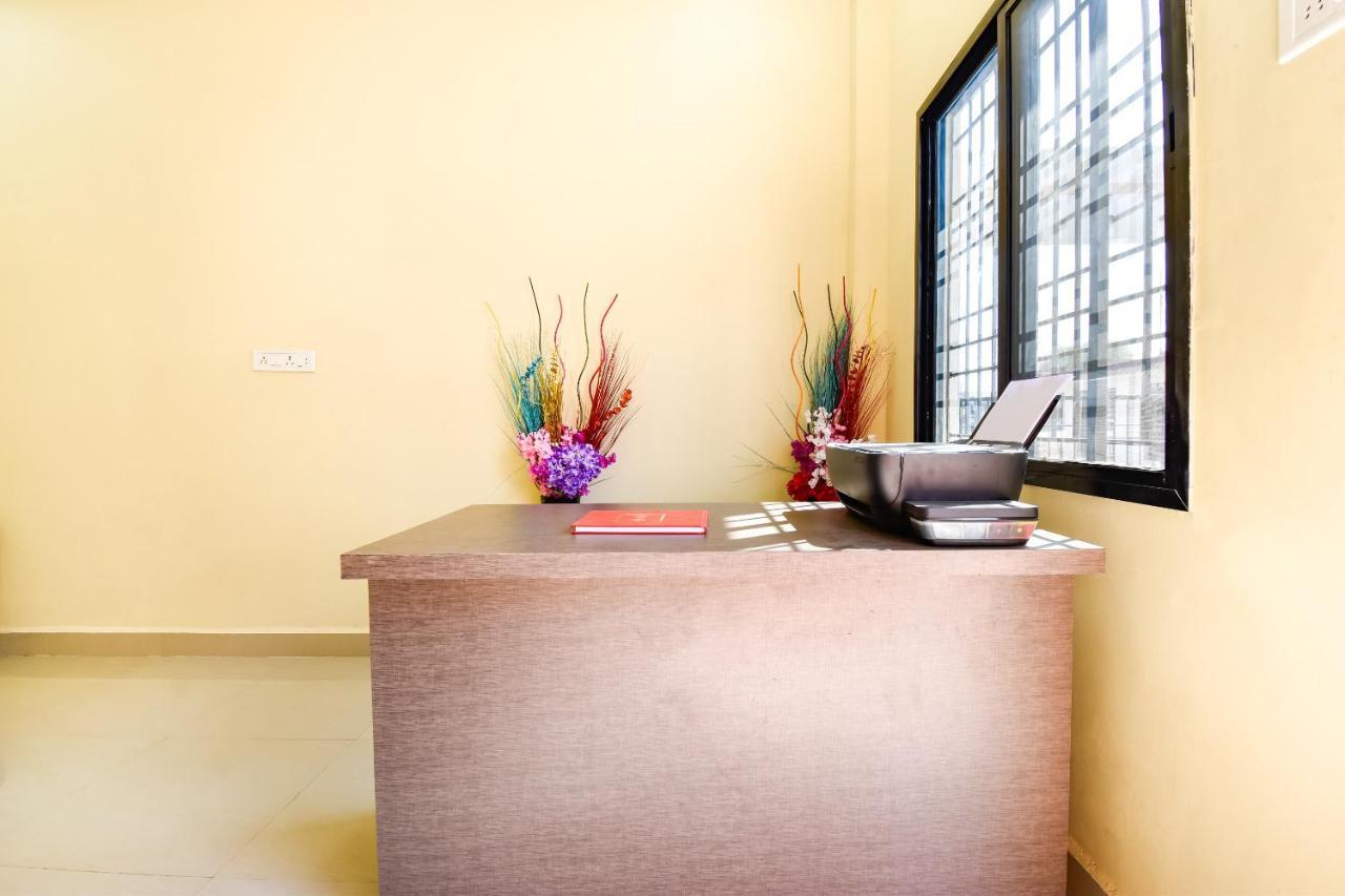 Oyo Hotel Karemore Celebration Bhandāra エクステリア 写真